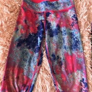Girls Size M 90 degree cropped leggings